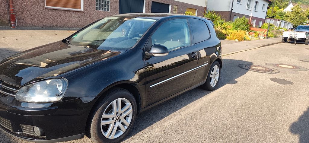 VW Golf 204.000 km 2.300 &euro; Hagen 58091