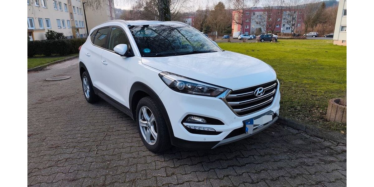 Hyundai TUCSON 147.000 km 13.000 &euro; Arnsberg 59755