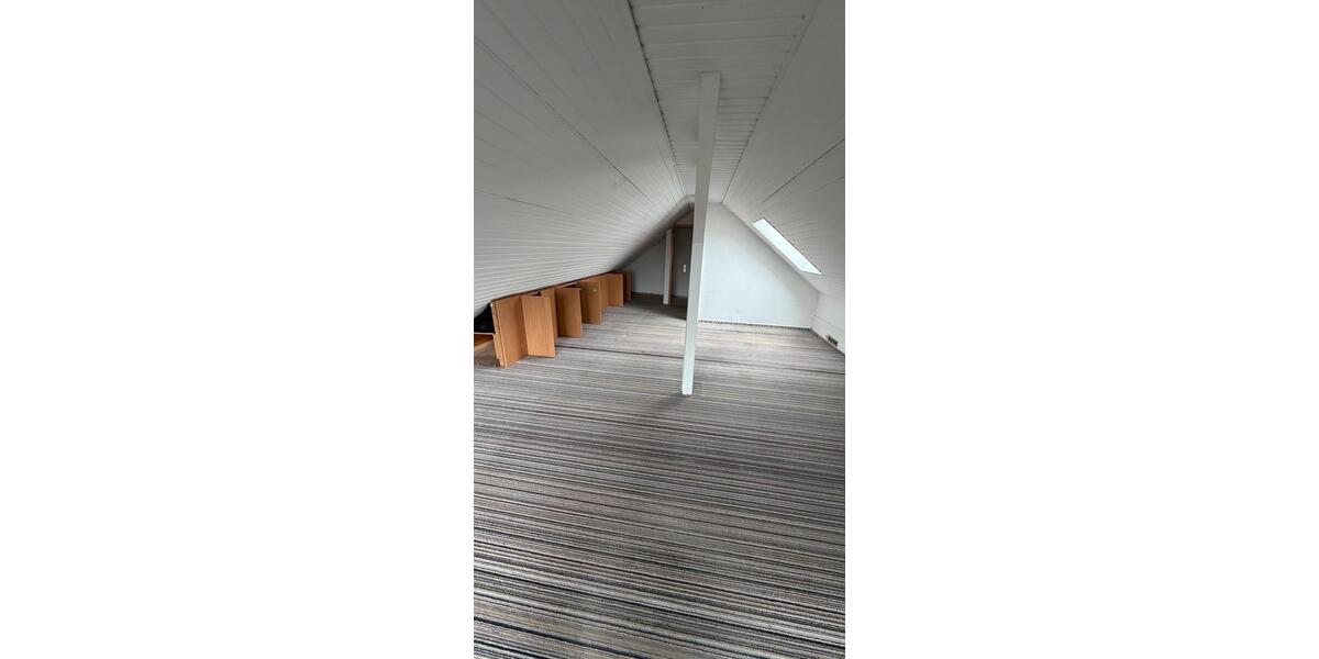 Dachgeschoßwohnung Lüdenscheid - 3 Zimmer, 105 m&sup2;, 695&euro; | Angebot:25978313