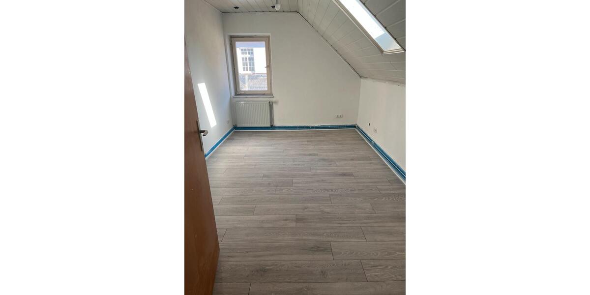 Dachgeschoßwohnung Schalksmühle - 5 Zimmer, 110 m&sup2;, 750&euro; | Angebot:25921610