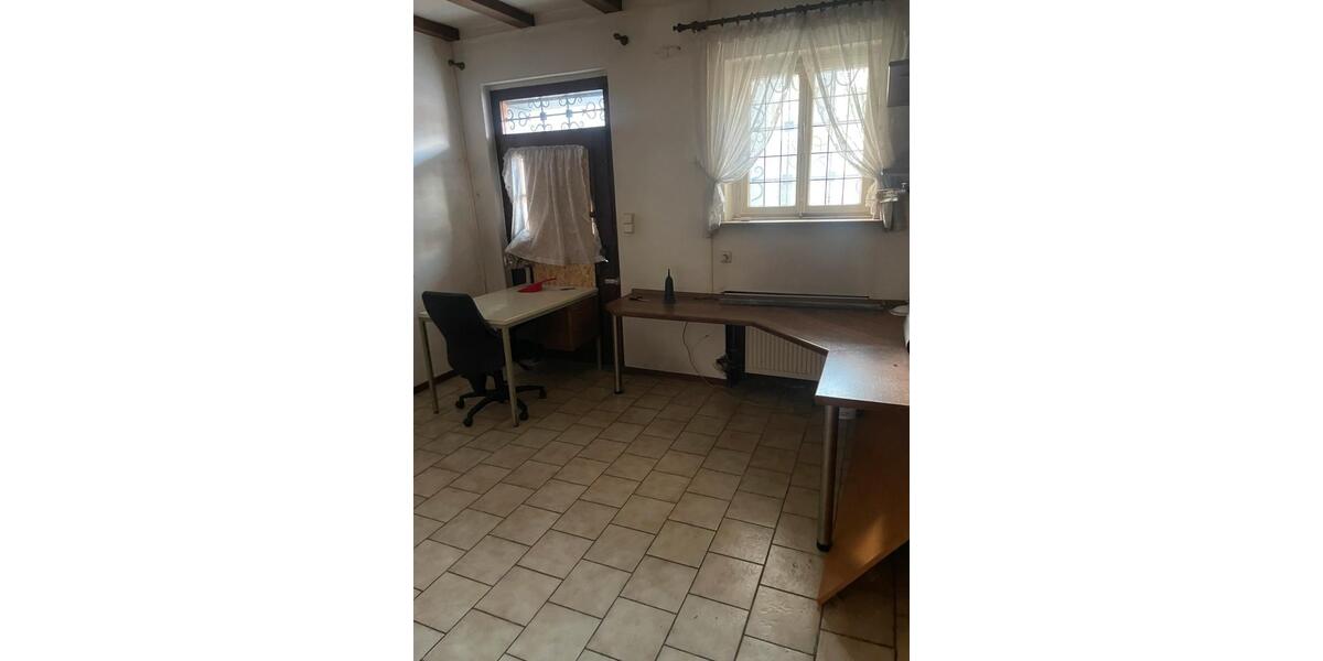 Etagenwohnung Altena - 8 Zimmer, 160 m&sup2;, 900&euro; | Angebot:25988609