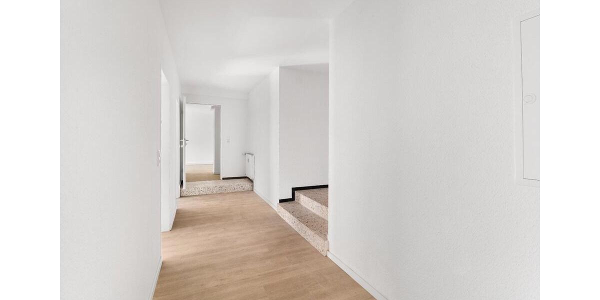 Etagenwohnung Lünen - 3 Zimmer, 110 m&sup2;, 950&euro; | Angebot:25990264