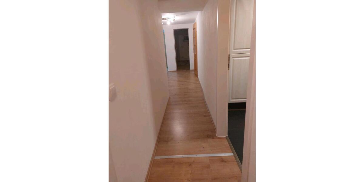 Erdgeschoßwohnung Finnentrop - 4 Zimmer, 91 m&sup2;, 650&euro; | Angebot:25908426