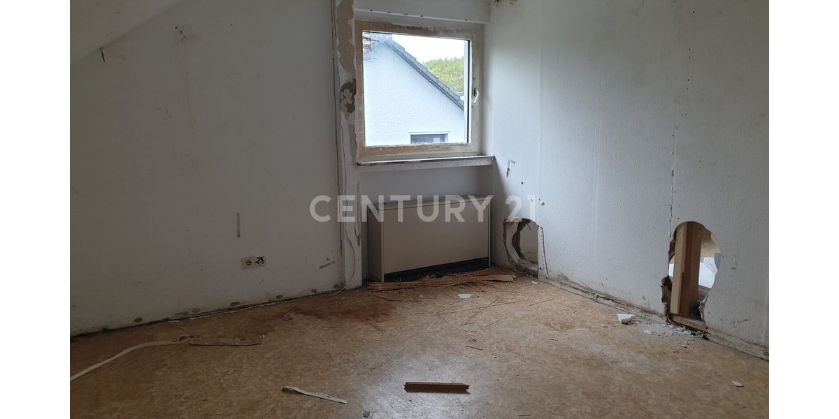 *Renovierungsobjekt* - Kapitalanlage mit Potenzial: Dachgeschosswohnung in begehrter Wohngegend - Etagenwohnung Dortmund Aplerbeck | Angebot:23653850