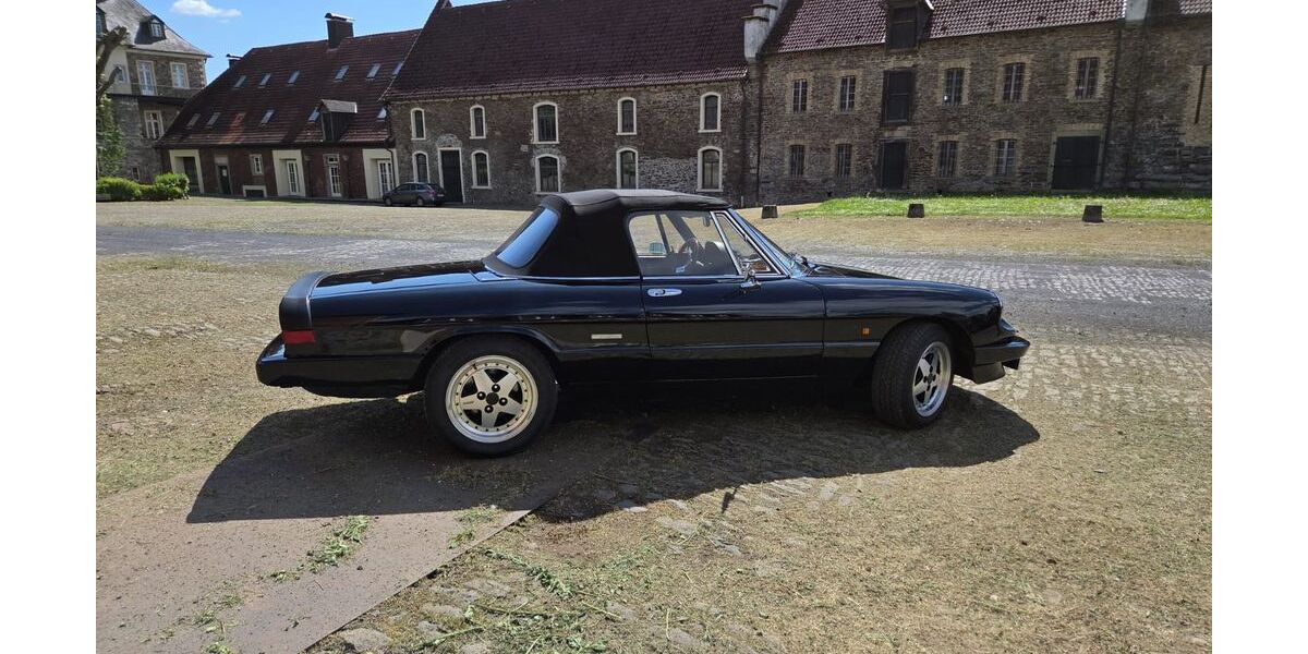 Alfa Romeo Spider 125.000 km 18.500 &euro; Wickede 58739