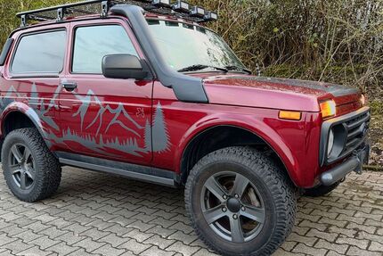 Lada Niva 14.600 km 19.900 &euro; Hagen 58099