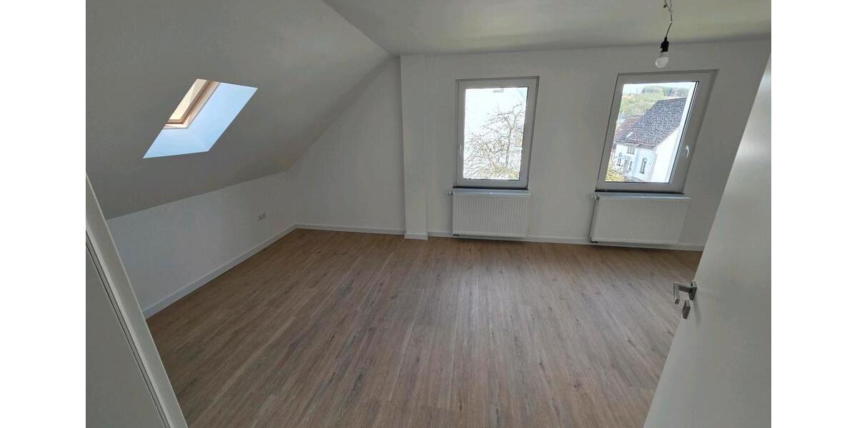 Einfamilienhaus Sundern (Sauerland) - 4 Zimmer, 140 m&sup2;, 1.400&euro; | Angebot:25975946