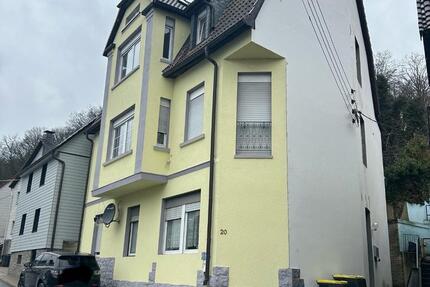 Haus Hemer - 8 Zimmer, 228 m&sup2;, 330.000&euro; | Angebot:27083333