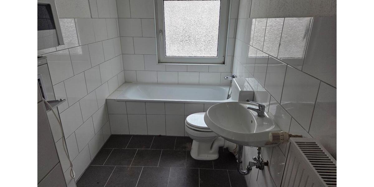 Erdgeschoßwohnung Werdohl - 3 Zimmer, 67 m&sup2;, 380&euro; | Angebot:25750098