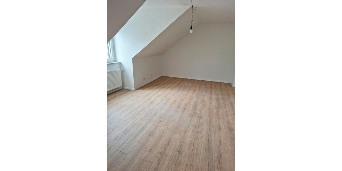 Dachgeschoßwohnung Witten Annen - 3 Zimmer, 72 m&sup2;, 972&euro; | Angebot:25972370