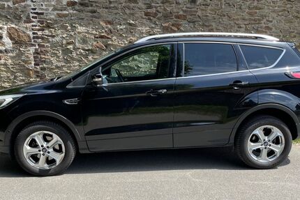 Ford Kuga 89.000 km 12.300 &euro; Dortmund 44227