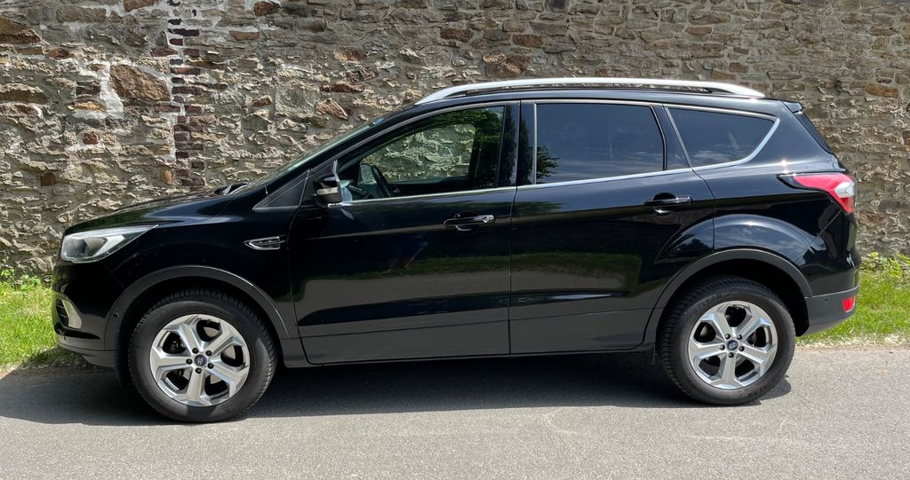 Ford Kuga 89.000 km 12.300 &euro; Dortmund 44227