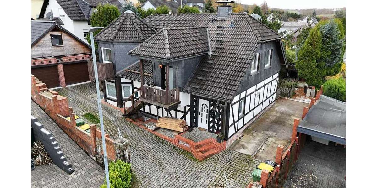 Einfamilienhaus Herscheid - 7 Zimmer, 230 m&sup2;, 449.000&euro; | Angebot:25454236