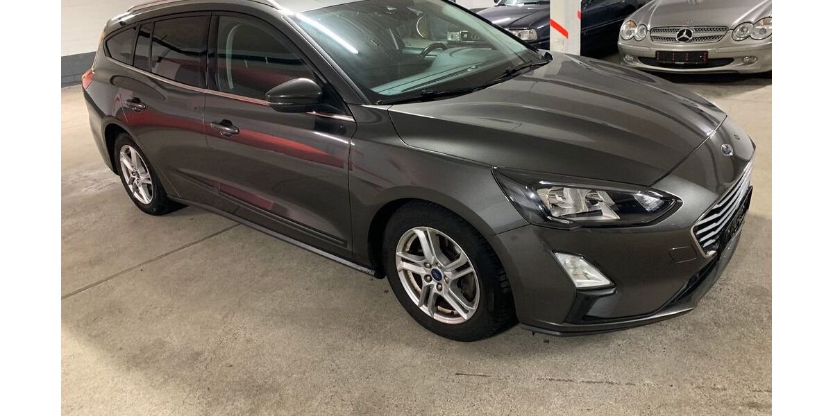 Ford Focus 121.700 km 10.350 &euro; Dortmund 44225