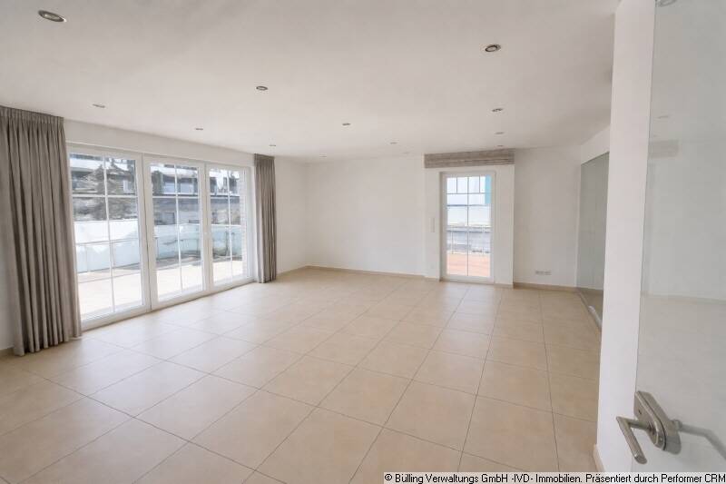 Etagenwohnung Dortmund Berghofen - 3 Zimmer, 125 m&sup2;, 1.750&euro; | Angebot:26658408