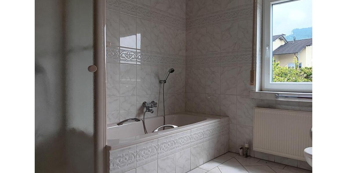 Mehrfamilienhaus, Wohnhaus Finnentrop - 390.000&euro; | Angebot:27081991