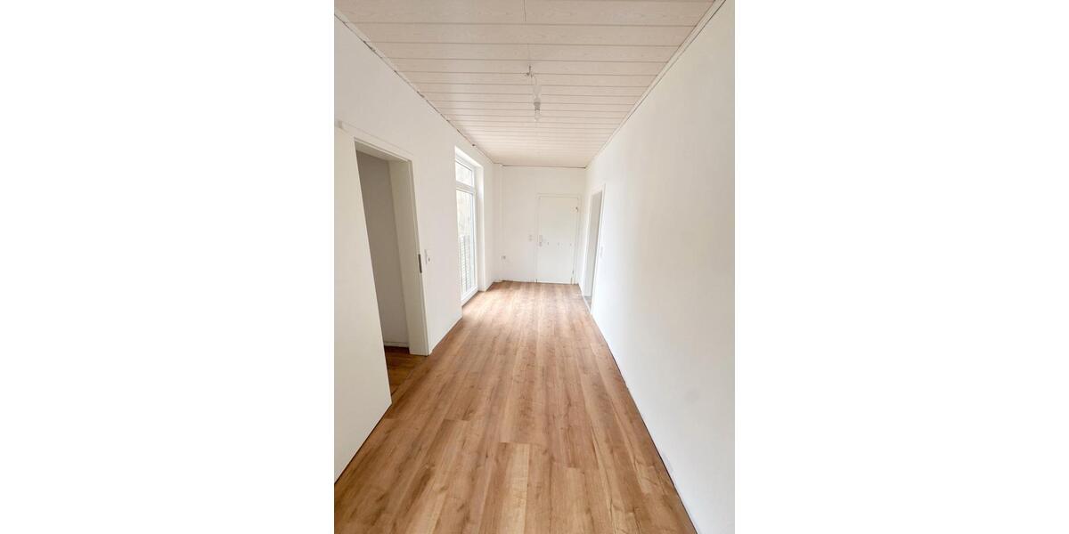 Dachgeschoßwohnung Dortmund Hörde - 3 Zimmer, 75 m&sup2;, 900&euro; | Angebot:26007013