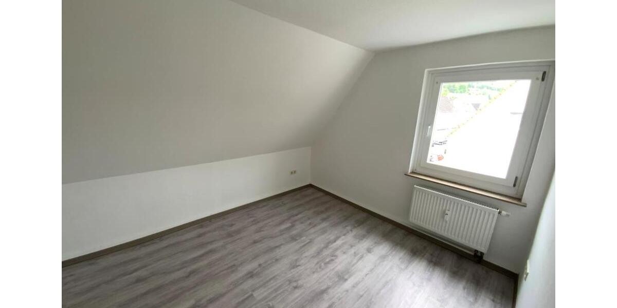 Dachgeschoßwohnung Plettenberg - 3 Zimmer, 38 m&sup2;, 339&euro; | Angebot:26545841