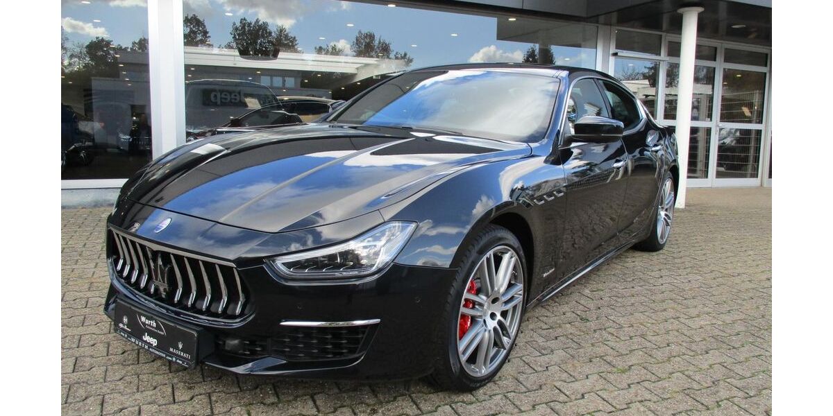 Maserati Ghibli 47.500 km 38.950 &euro; Schwerte 58239