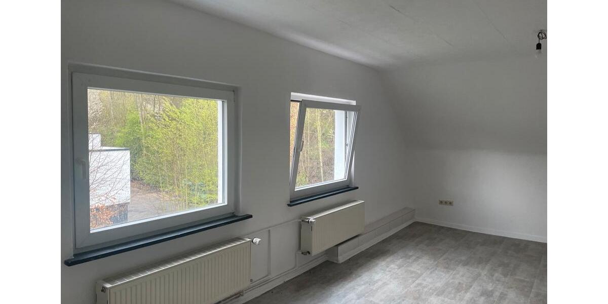 Dachgeschoßwohnung Iserlohn - 3.5 Zimmer, 80 m&sup2;, 500&euro; | Angebot:25903478