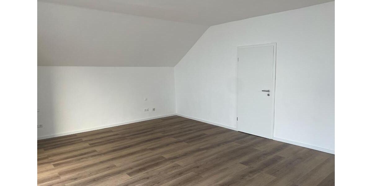 Etagenwohnung Plettenberg - 4 Zimmer, 150 m&sup2;, 1.150&euro; | Angebot:26577496
