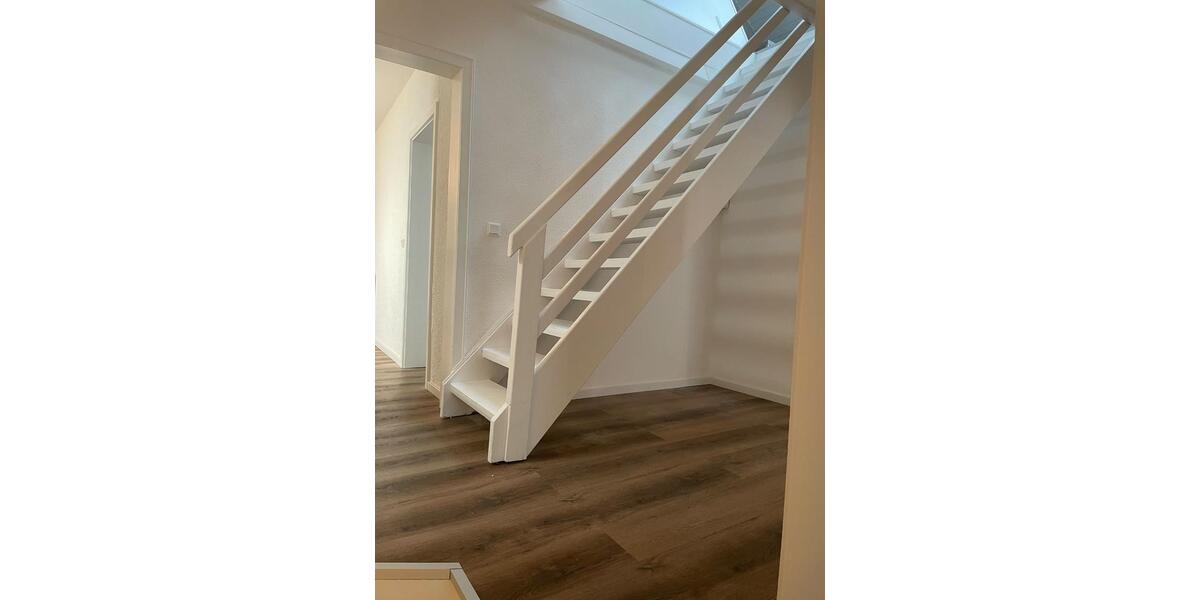 Etagenwohnung Plettenberg - 4 Zimmer, 150 m&sup2;, 1.150&euro; | Angebot:26577496