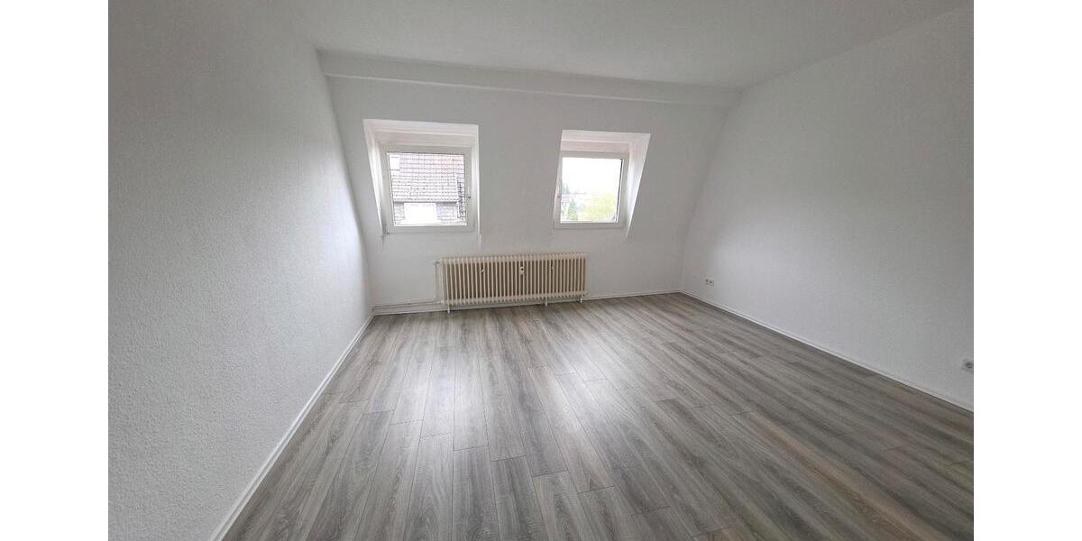 Dachgeschoßwohnung Gevelsberg - 3 Zimmer, 96 m&sup2;, 590&euro; | Angebot:26536072