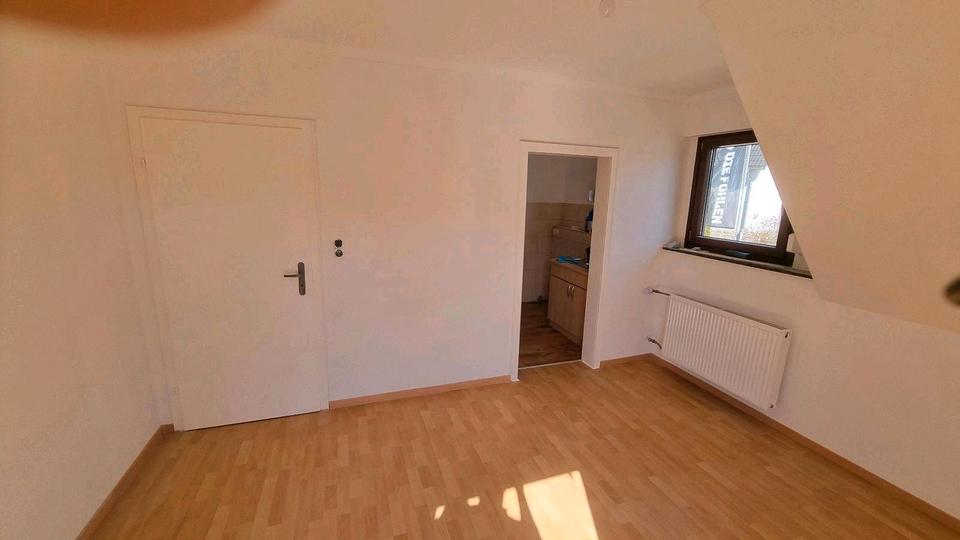 Etagenwohnung Sundern (Sauerland) - 4.5 Zimmer, 75 m&sup2;, 600&euro; | Angebot:25944917