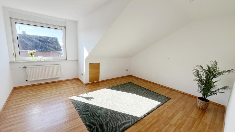 Dachgeschoßwohnung Schwerte - 2 Zimmer, 80 m&sup2;, 700&euro; | Angebot:25439705