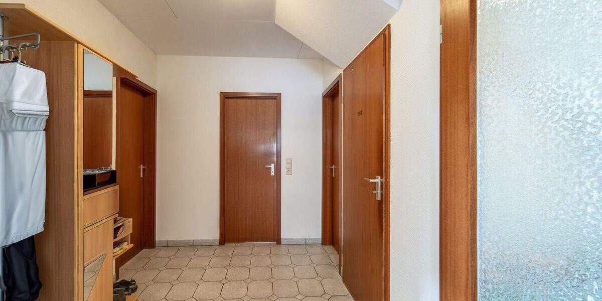 Mehrfamilienhaus, Wohnhaus Finnentrop Hülschotten - 8 Zimmer, 176 m&sup2;, 389.000&euro; | Angebot:25800581