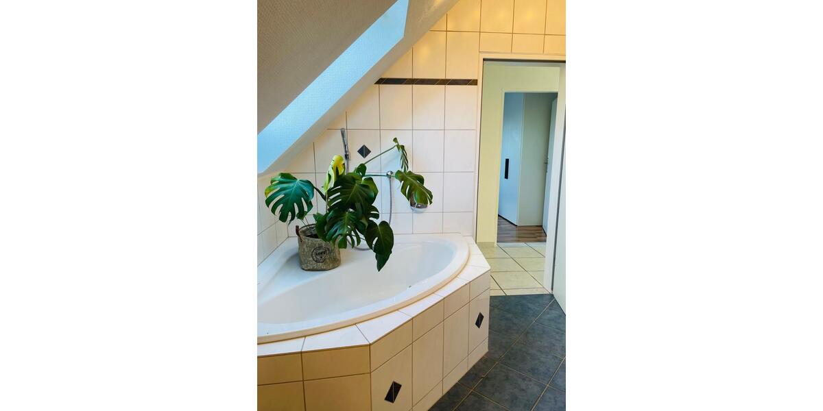 Dachgeschoßwohnung Arnsberg Holzen - 2.5 Zimmer, 95 m&sup2;, 1.000&euro; | Angebot:24617750