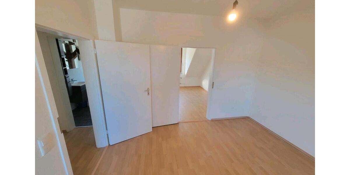 Dachgeschoßwohnung Hagen Hagen-Mitte - 3 Zimmer, 64 m&sup2;, 585&euro; | Angebot:25551496