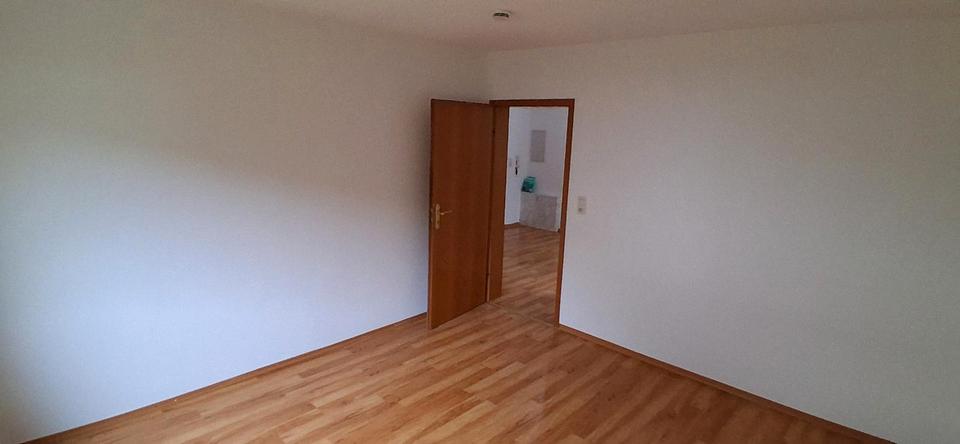Etagenwohnung Sundern (Sauerland) - 3 Zimmer, 77 m&sup2;, 370&euro; | Angebot:26491235