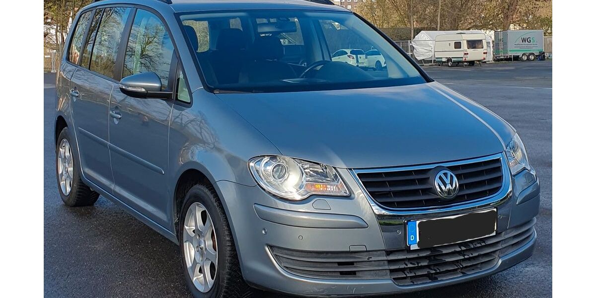 VW Touran 103.627 km 10.200 &euro; Arnsberg 59759