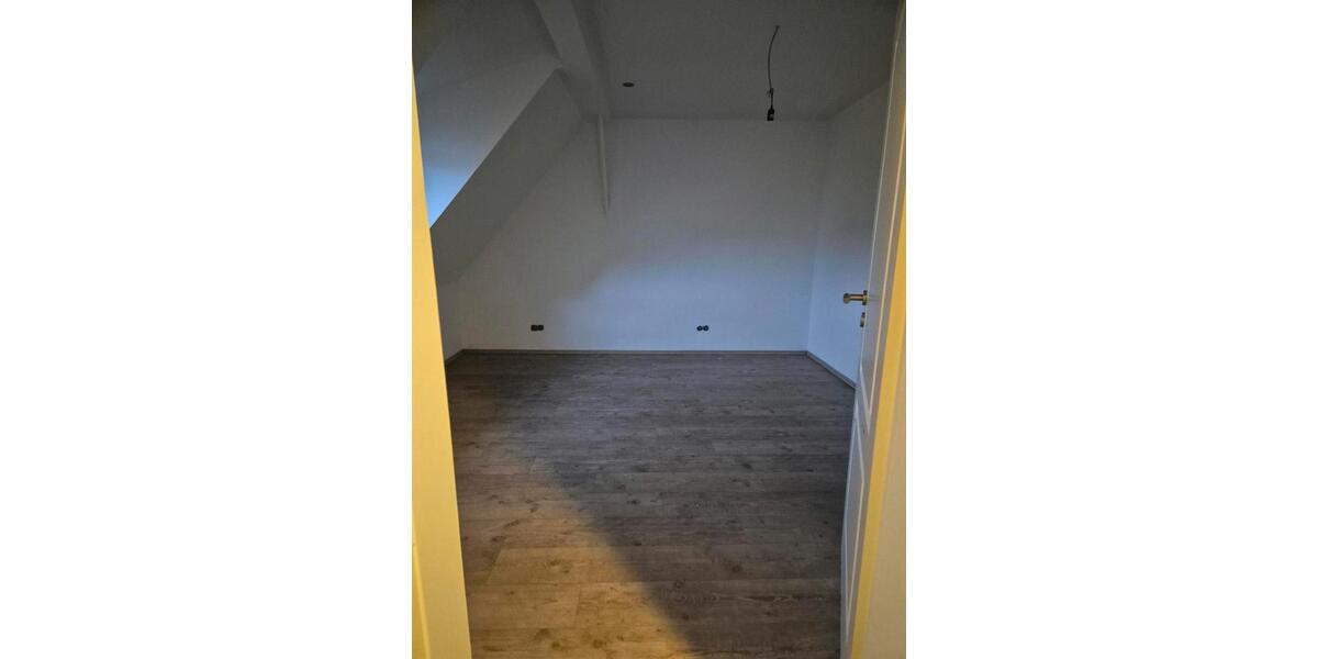 Dachgeschoßwohnung Lüdenscheid - 3 Zimmer, 80 m&sup2;, 550&euro; | Angebot:25207107