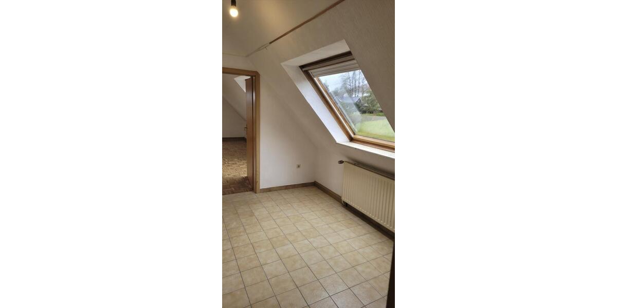 Dachgeschoßwohnung Iserlohn Sümmern - 2 Zimmer, 32 m&sup2;, 390&euro; | Angebot:25943397