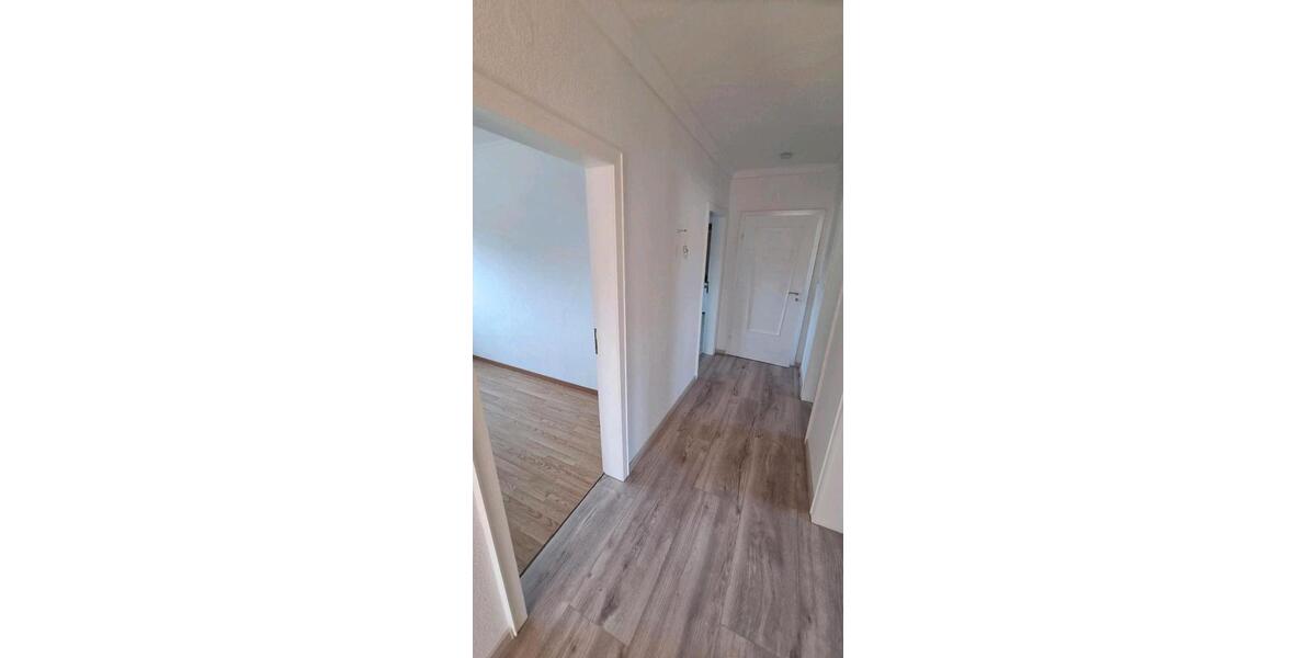 Etagenwohnung Sundern (Sauerland) - 4.5 Zimmer, 75 m&sup2;, 600&euro; | Angebot:25944917