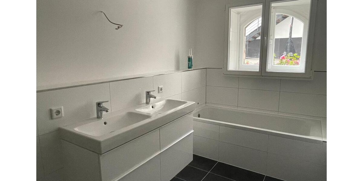 Erdgeschoßwohnung Arnsberg Rusch - 3 Zimmer, 154 m&sup2;, 1.300&euro; | Angebot:26645563