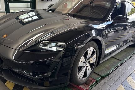 Porsche Taycan 28.141 km 59.946 &euro; Hagen 58091