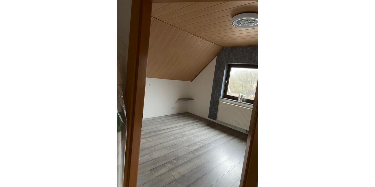 Dachgeschoßwohnung Arnsberg - 1 Zimmer, 70 m&sup2;, 630&euro; | Angebot:25612845