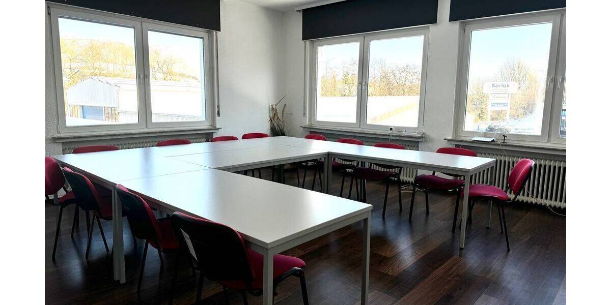 Große Gewerbehalle mit Büro und Kfz-Stellplätzen in Plettenberg - Gewerbeobjekt Plettenberg Holthausen | Angebot:24043612