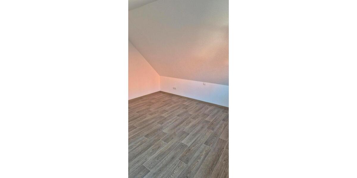 Dachgeschoßwohnung Werl - 3 Zimmer, 90 m&sup2;, 975&euro; | Angebot:25887325