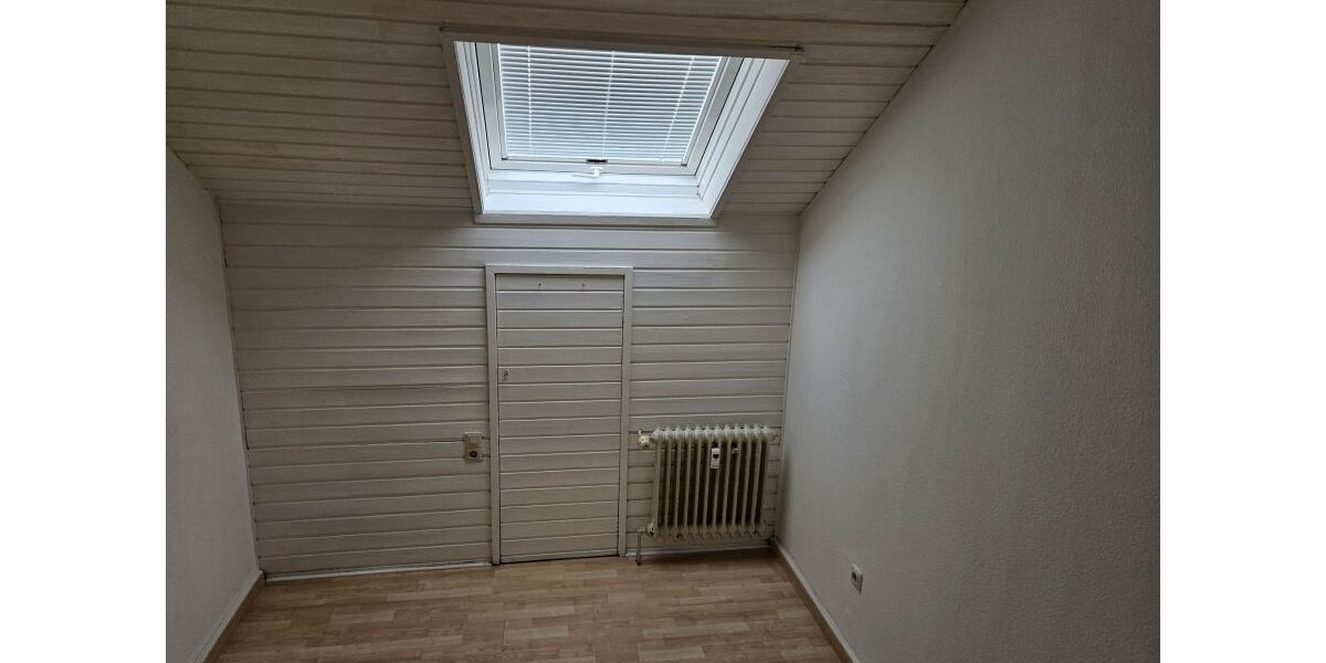 3 Zi, Kü, B. am Waldrand gelegen - Dachgeschoßwohnung Lüdenscheid Brügge | Angebot:27120087