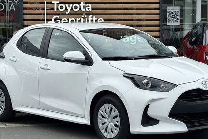 Toyota Yaris 5.300 km 25.490 &euro; Arnsberg-Neheim 59755