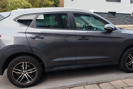 Hyundai TUCSON 76.000 km 13.500 &euro; Arnsberg 59755