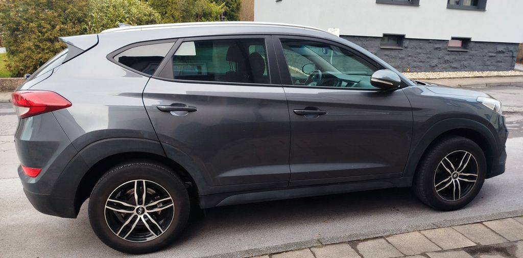 Hyundai TUCSON 76.000 km 13.500 &euro; Arnsberg 59755