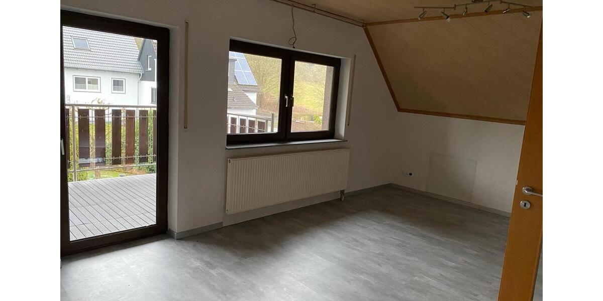 Dachgeschoßwohnung Arnsberg - 1 Zimmer, 70 m&sup2;, 630&euro; | Angebot:25612845