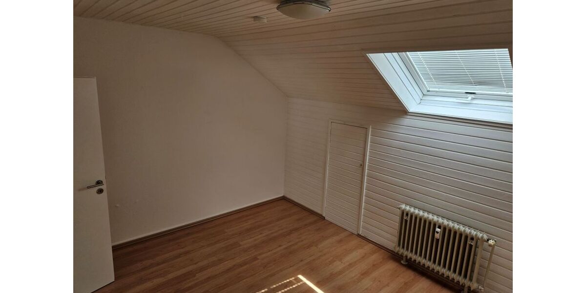 3 Zi, Kü, B. am Waldrand gelegen - Dachgeschoßwohnung Lüdenscheid Brügge | Angebot:27120087