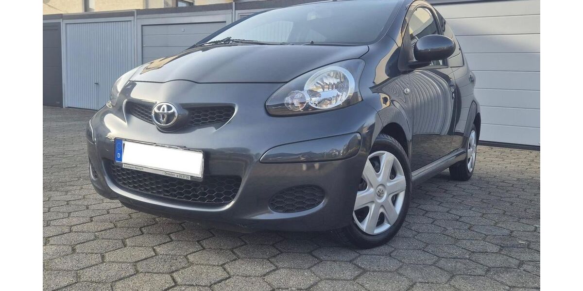 Toyota Aygo (X) 58.000 km 5.290 &euro; Witten 58452