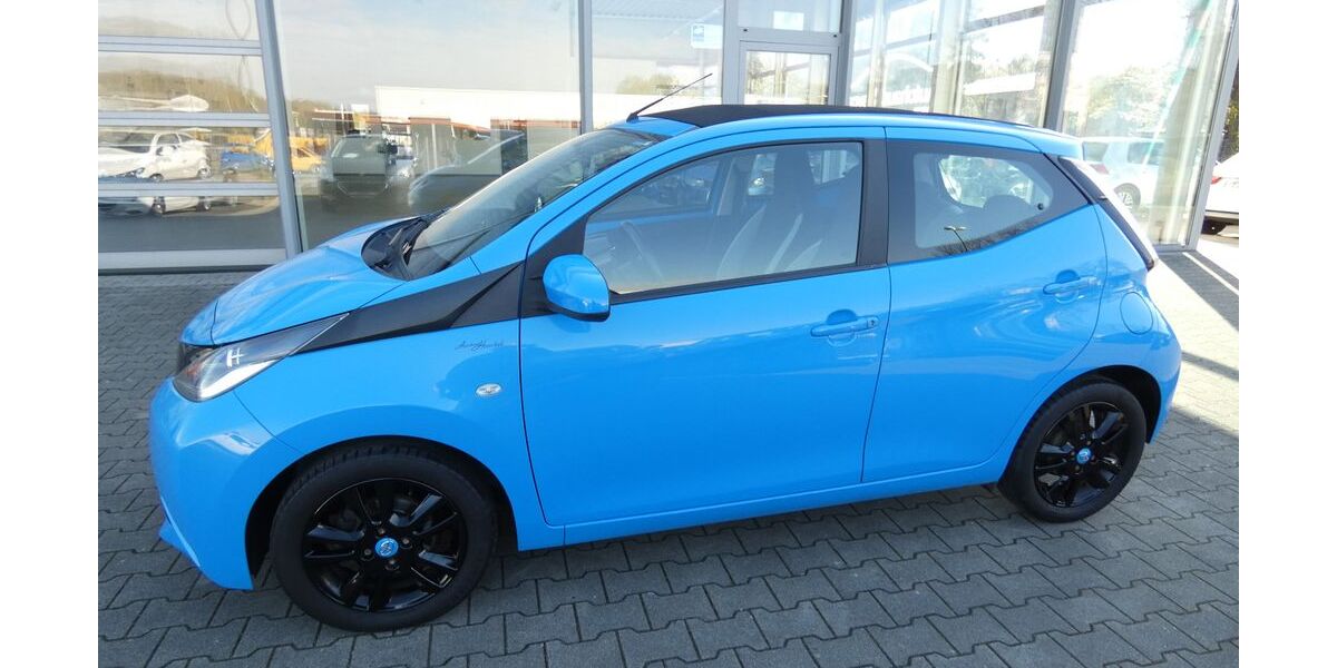 Toyota Aygo (X) 68.000 km 6.990 &euro; Bergkamen 59192